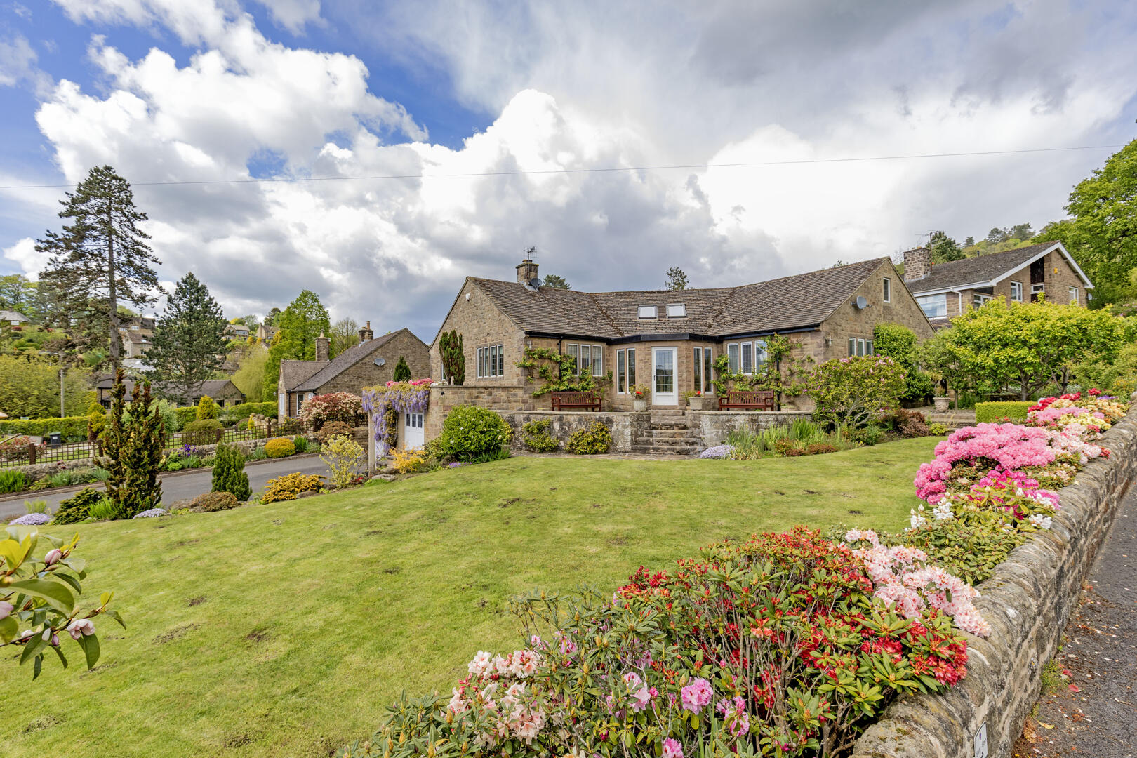 Low Wood, Coombs Road, Bakewell, DE45 1AQ