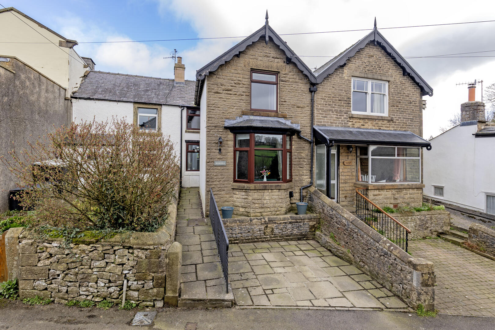 Moorfield, Alma Road, Tideswell, SK17 8ND