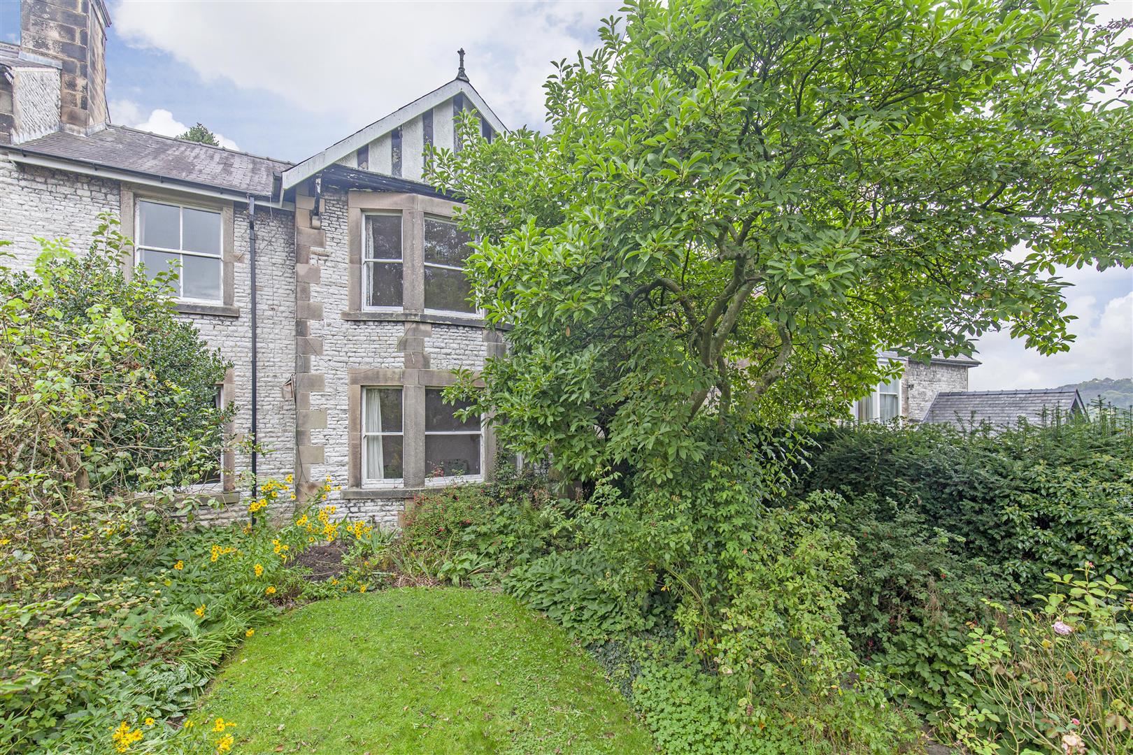 The Orchard, Stanedge Road, Bakewell, DE45 1DG