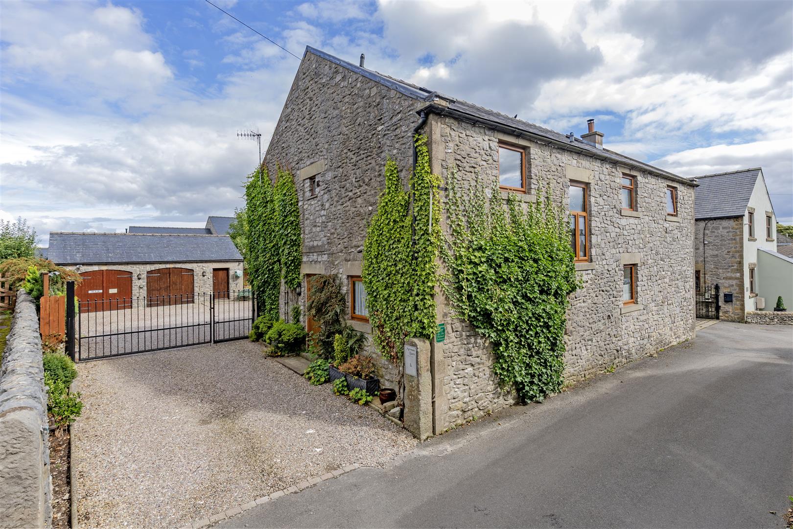 Merman Barn, Alma Road, Tideswell, SK17 8LS