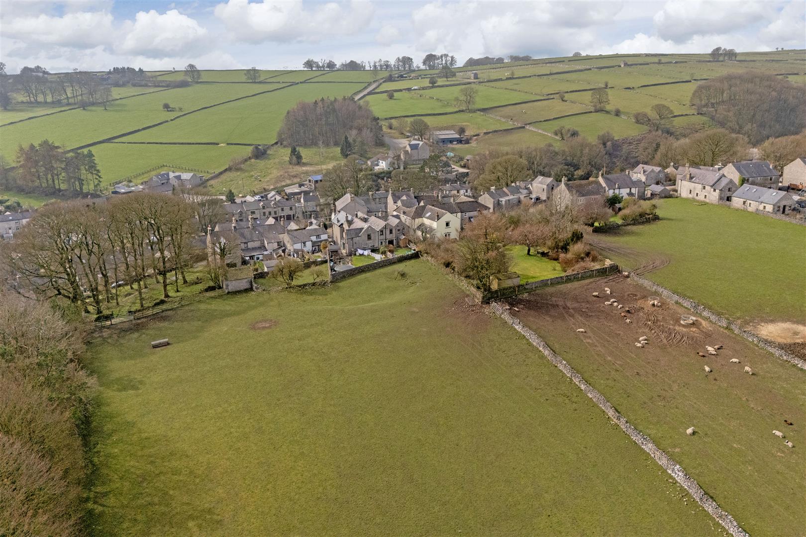 Moorfield, Alma Road, Tideswell, SK17 8ND