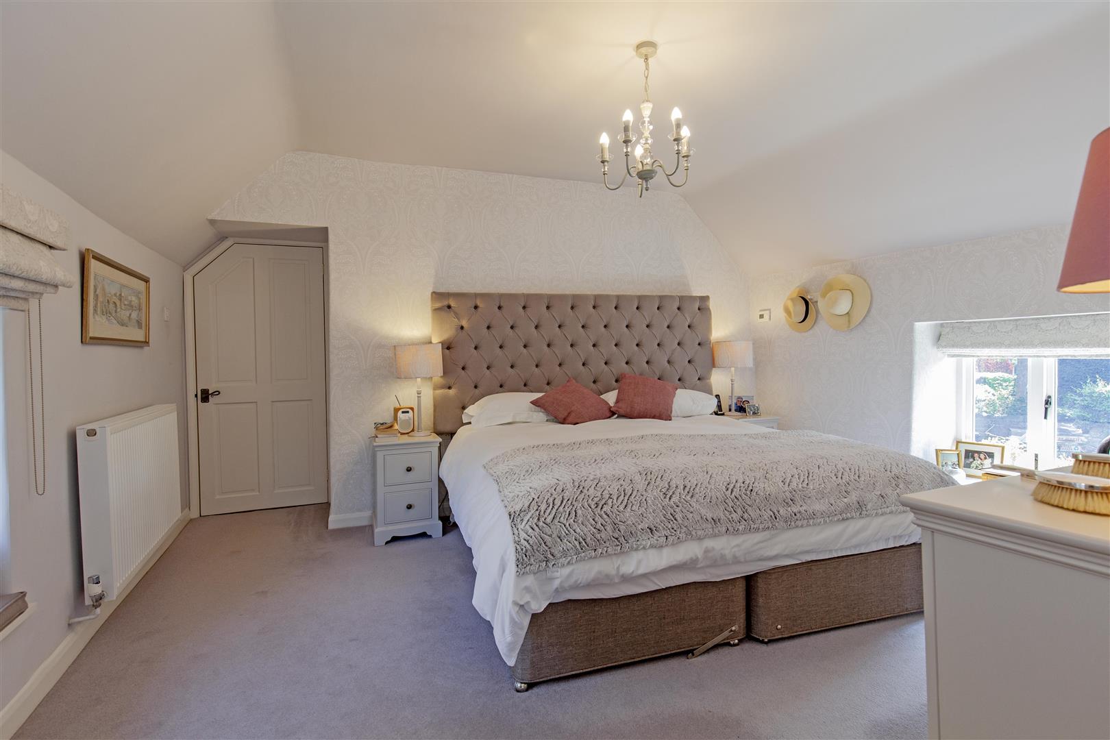 Whetstone Cottage, Eaton Hill, Baslow, DE45 1SB