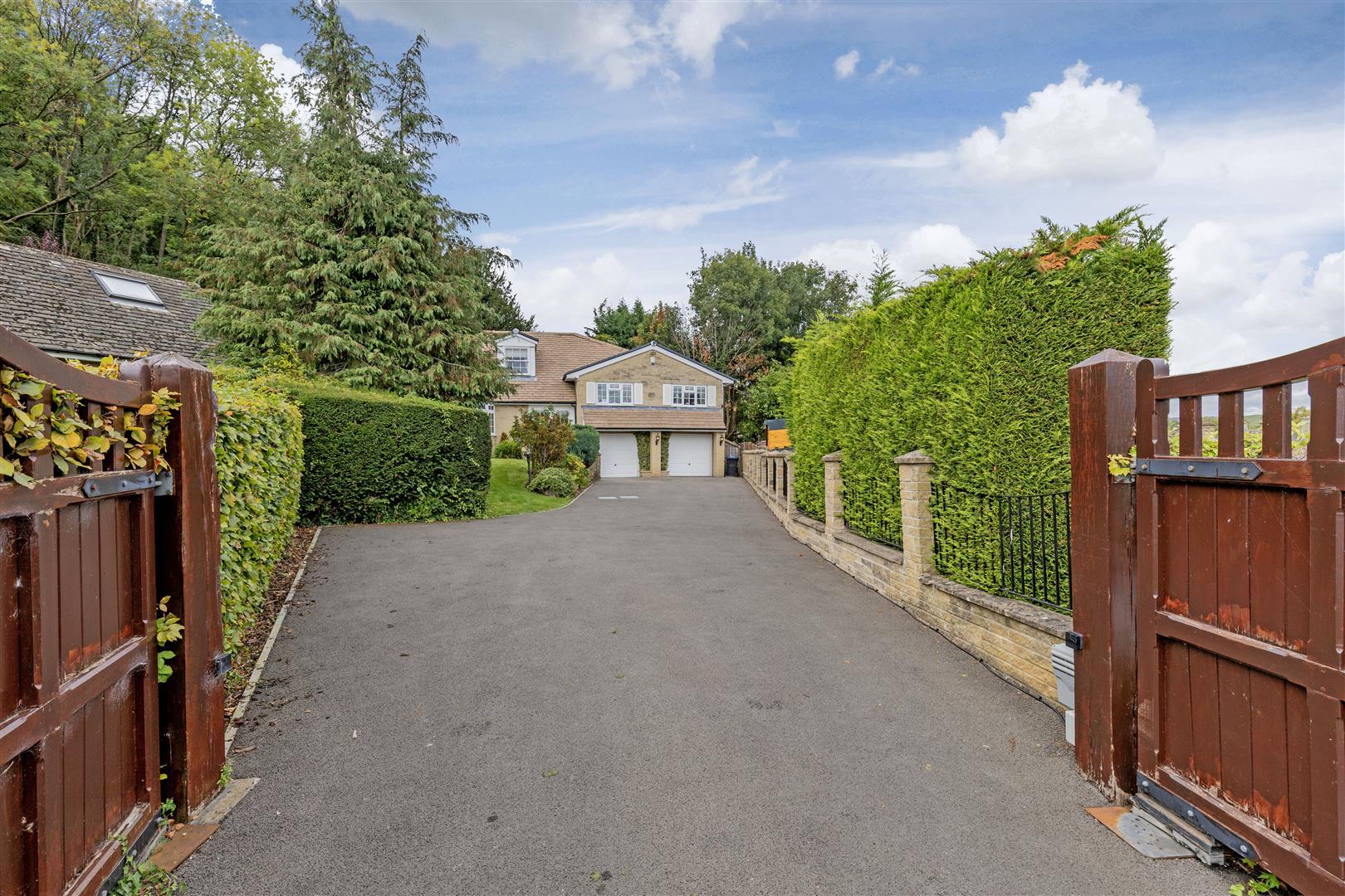 Willows, Wyedale View, Bakewell, DE45 1BB