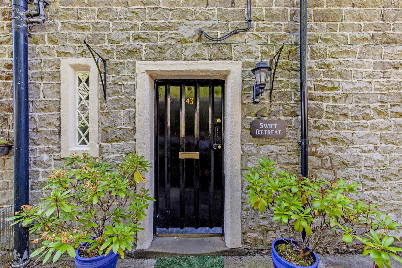 43, Middle Row, Cressbrook, Buxton, Derbyshire, SK17 8SX