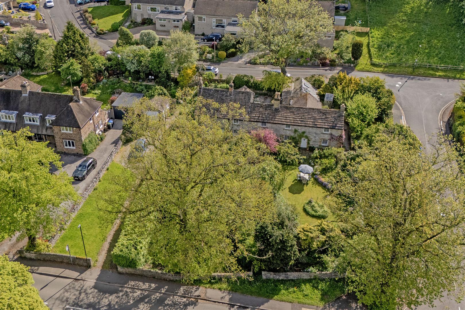 Castle Hill Farmhouse, Baslow Road, Bakewell, DE45 1AA