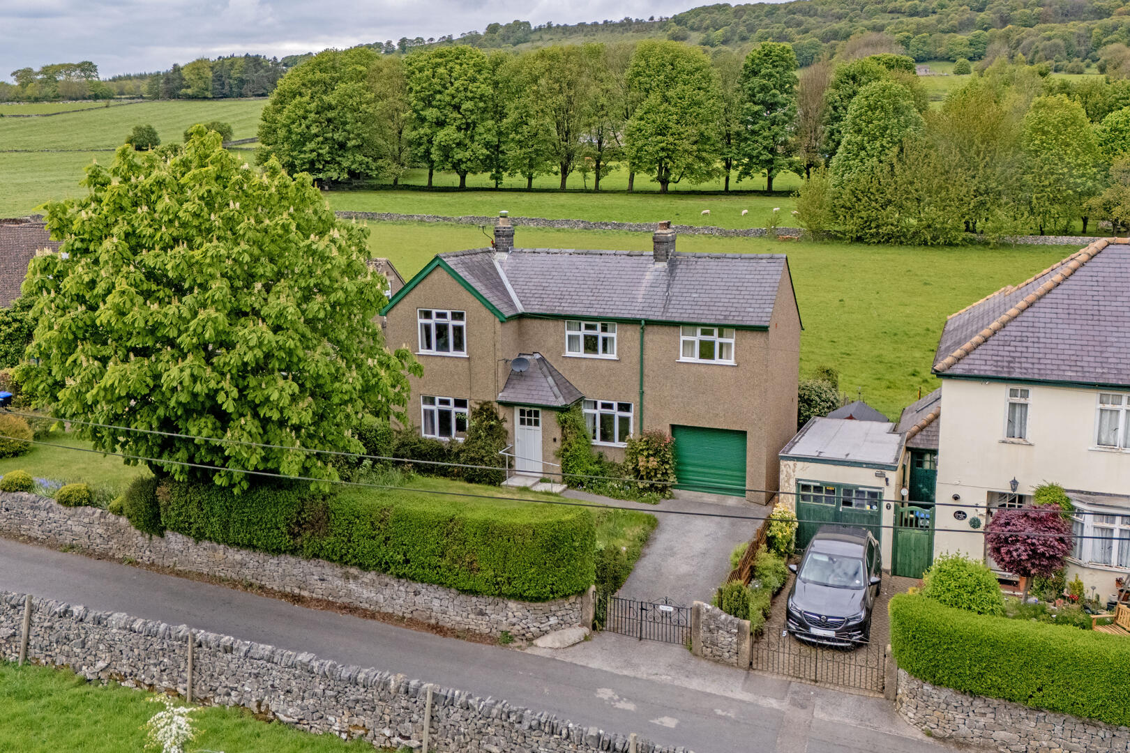 Daleway, Butts Road, Great Longstone, DE45 1UB