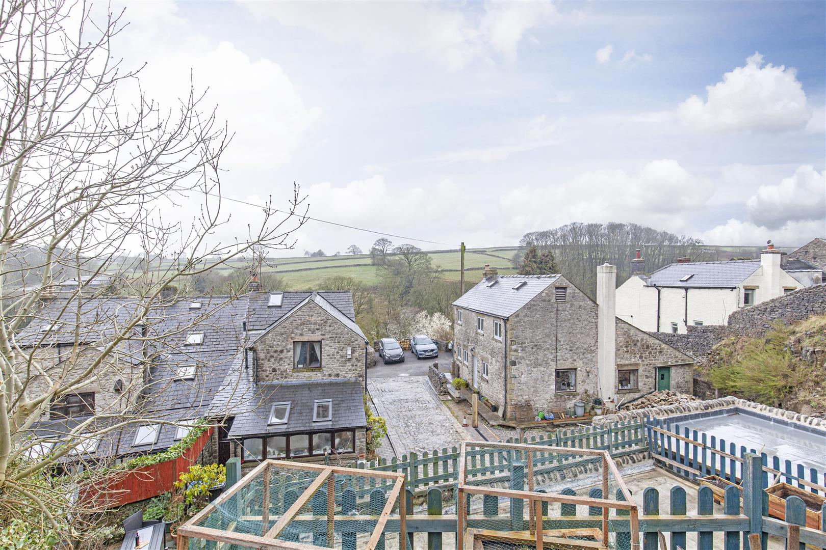 Field Cottage, 3 Bank View, Tideswell, SK17 8LU