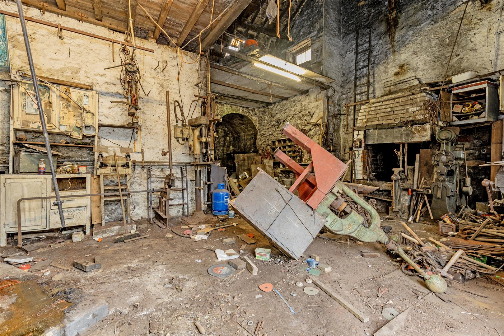 The Blacksmiths Shop, Monyash Road, Bakewell, DE45 1FG