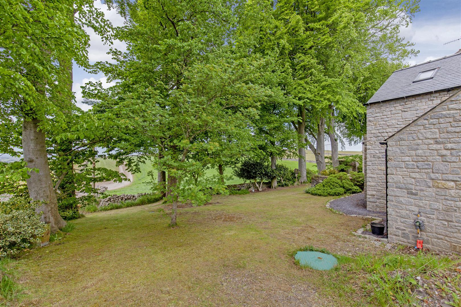 1, New Houses, Bottomhill Road, Cressbrook, SK17 8ST