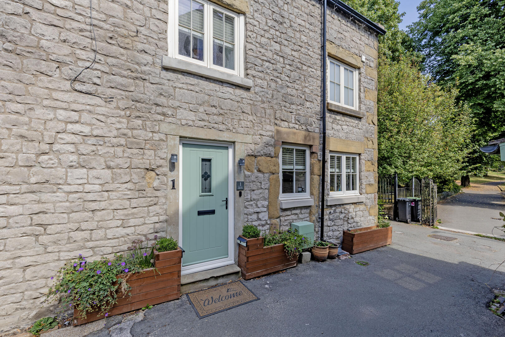 The Corner House, 1 Pursglove Road, Tideswell, SK17 8LG
