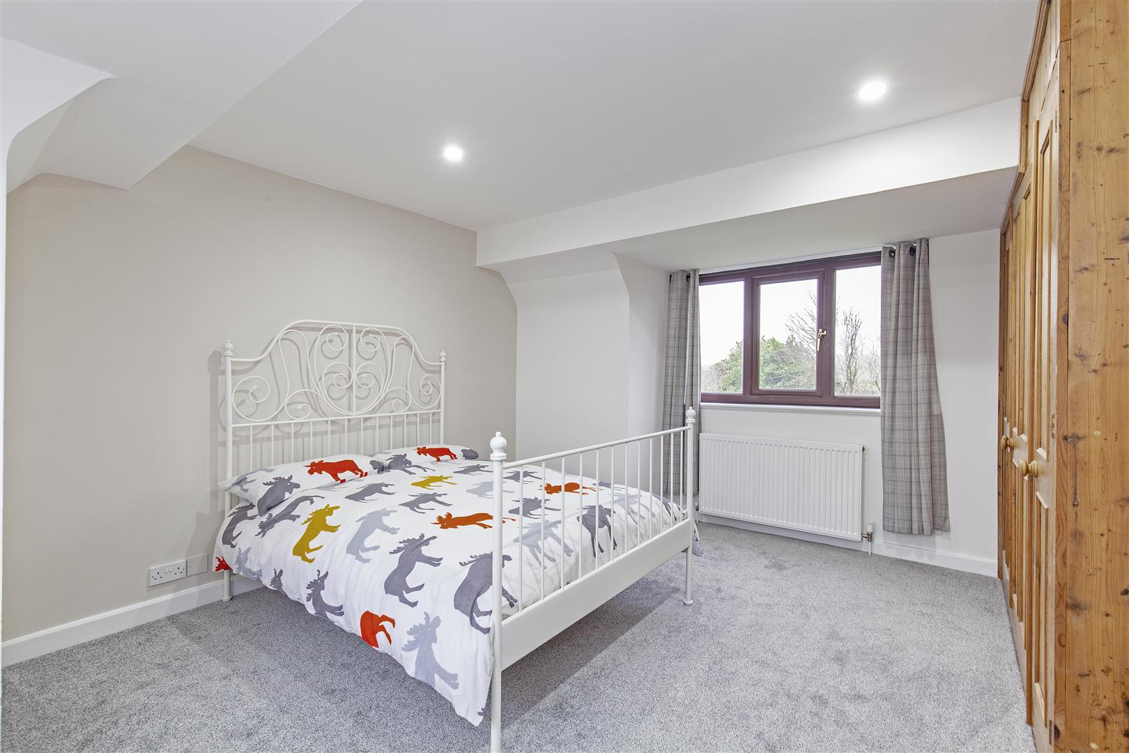 Bank Farm House, Tideswell, SK17 8RB