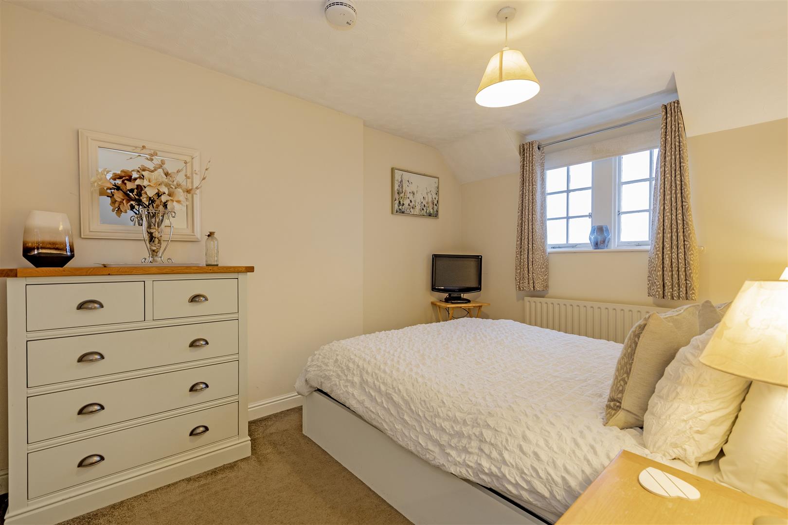 9, The Old School Close, Tideswell, SK17 8NG