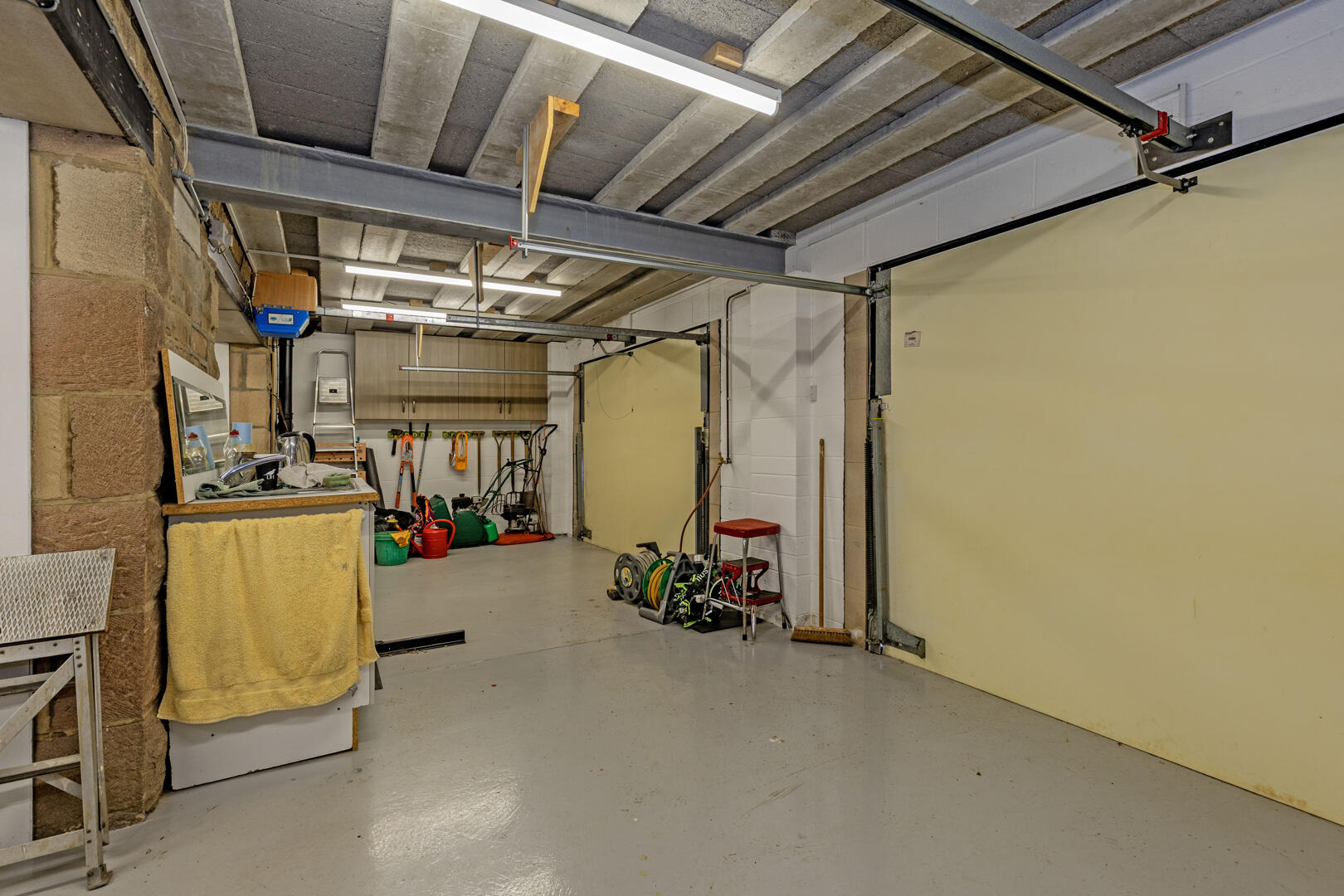 Low Wood, Coombs Road, Bakewell, DE45 1AQ