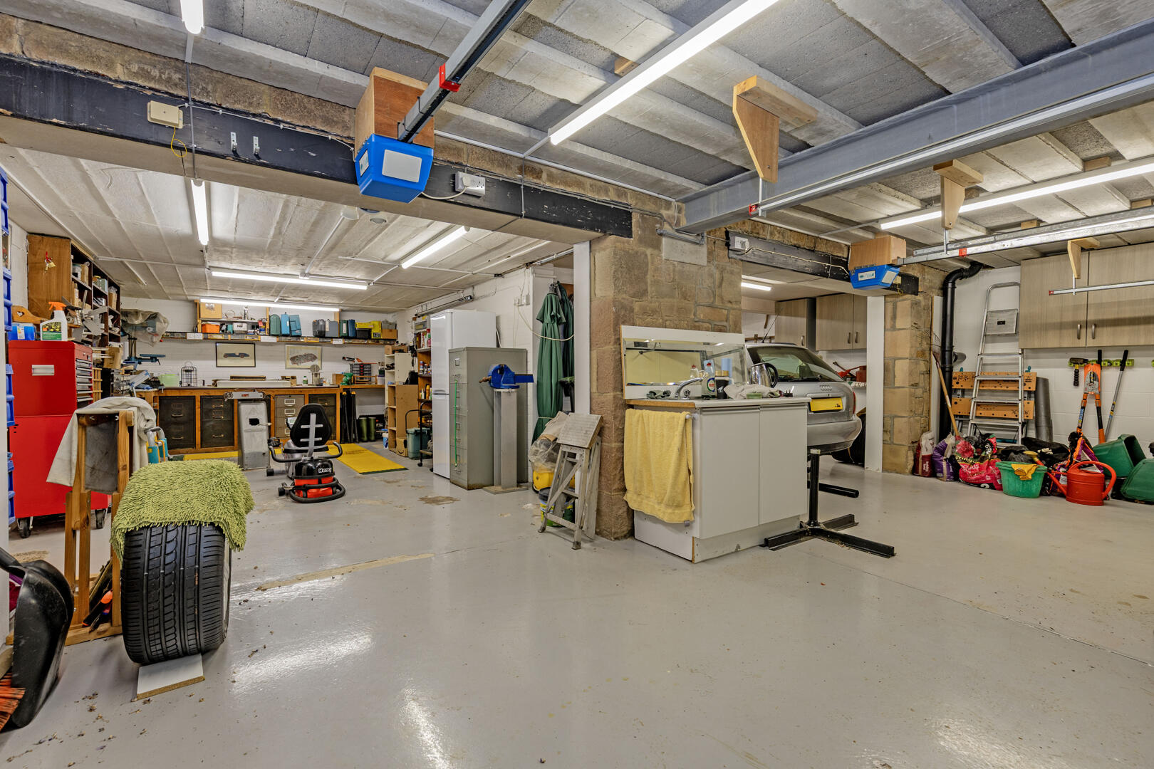 Low Wood, Coombs Road, Bakewell, DE45 1AQ