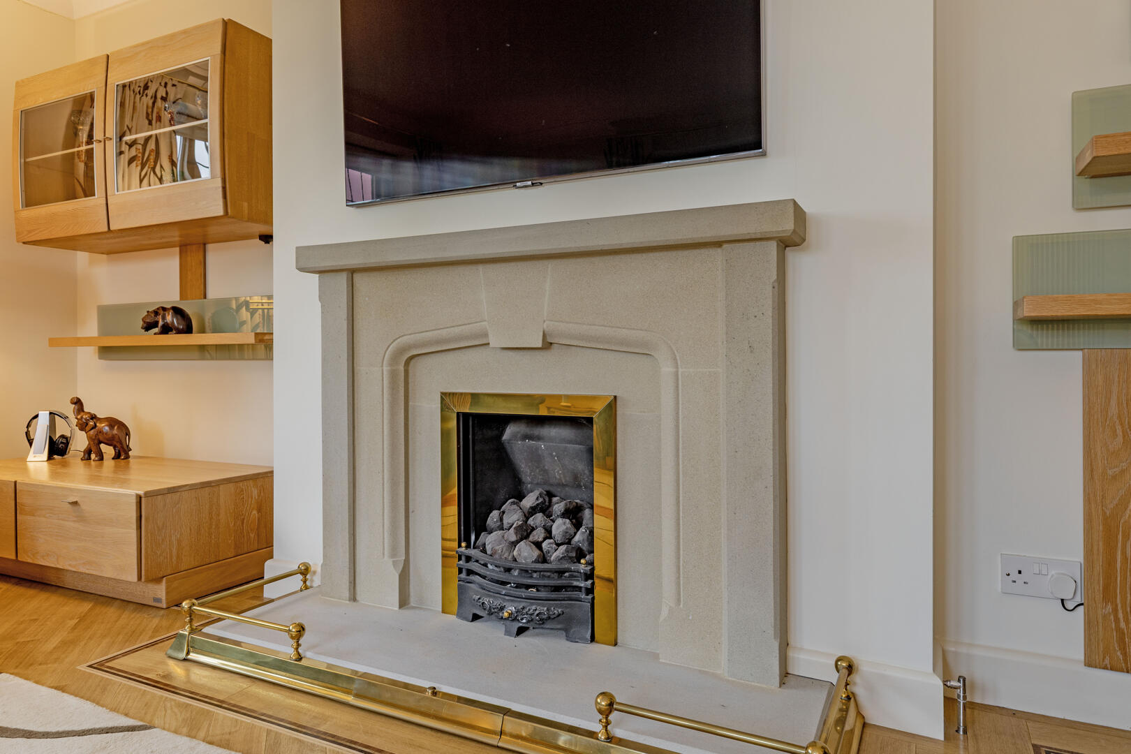 Low Wood, Coombs Road, Bakewell, DE45 1AQ