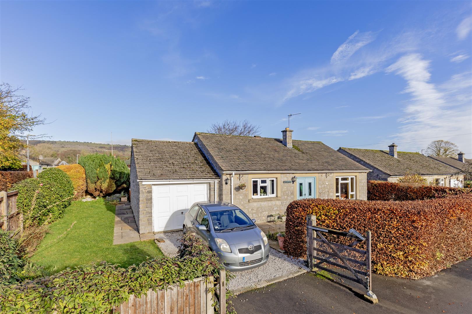 Peaklands, Grisedale Road West, Great Longstone, Bakewell, DE45 1TU