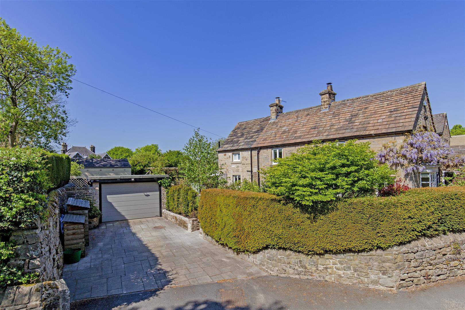 Whetstone Cottage, Eaton Hill, Baslow, DE45 1SB