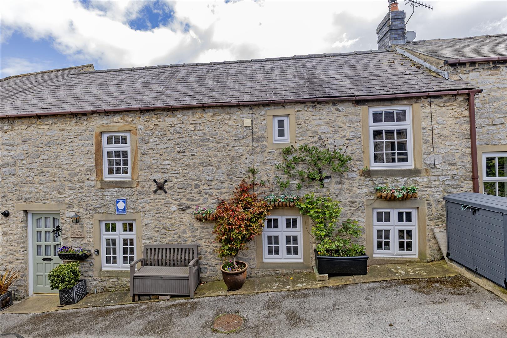 1 Harrow Cottage, Main Street, Great Longstone, DE45 1TA
