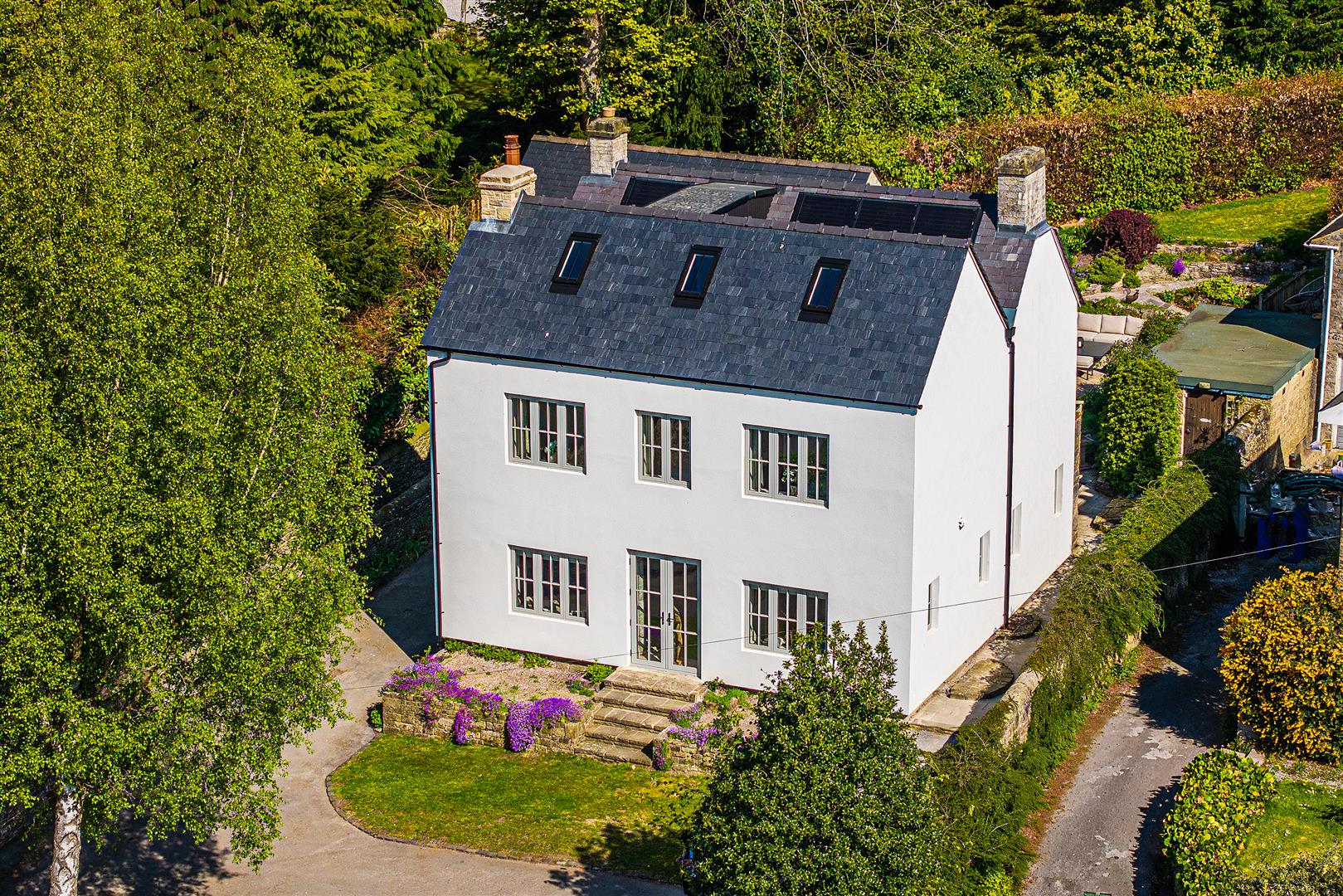 Cluden Bank, Main Street, Great Longstone, DE45 1TF