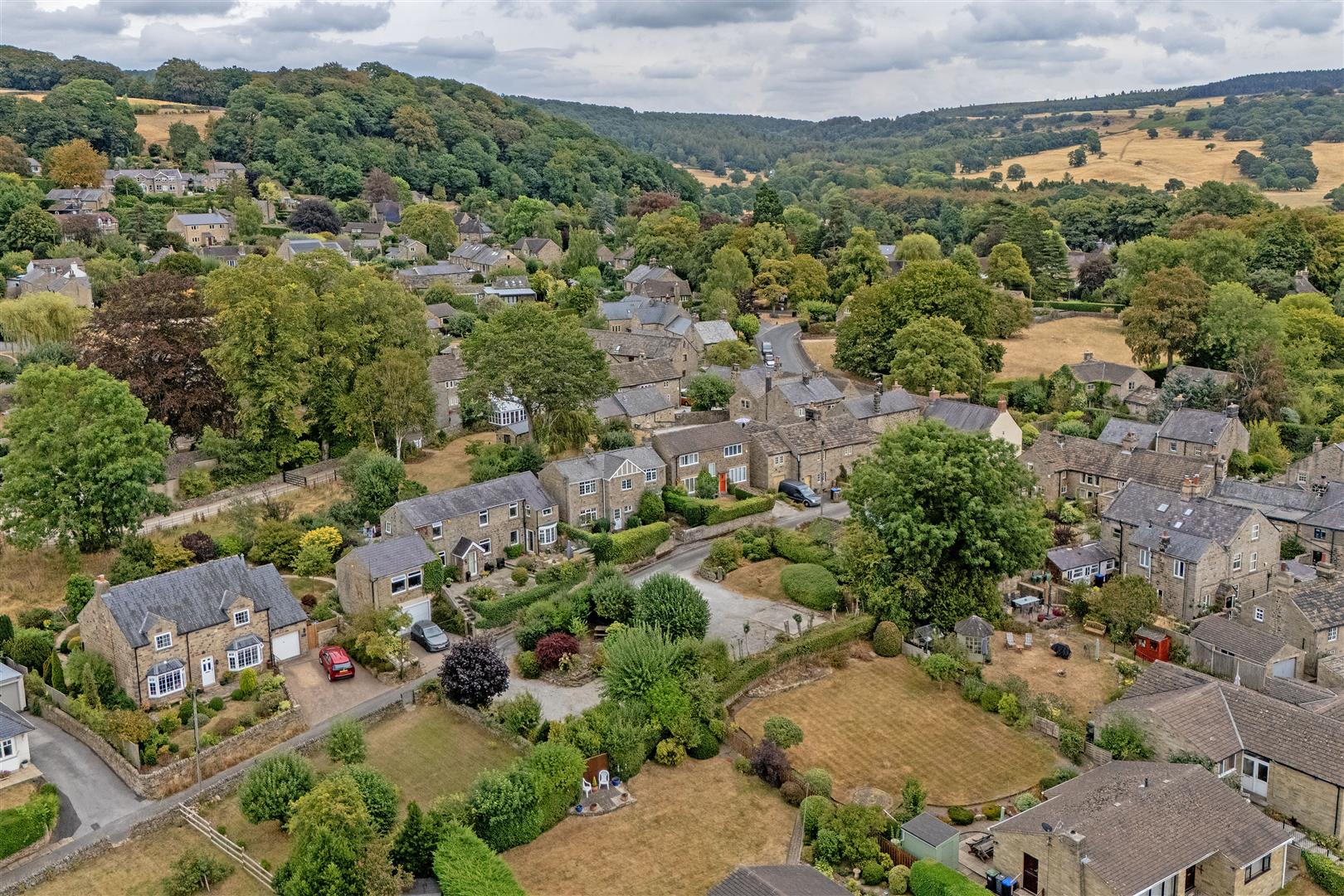 Roslyn Cottage, Over Lane, Baslow, DE45 1SA