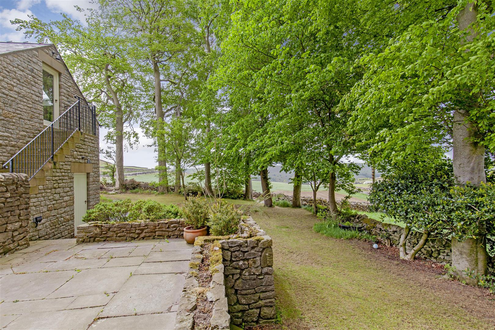 1, New Houses, Bottomhill Road, Cressbrook, SK17 8ST
