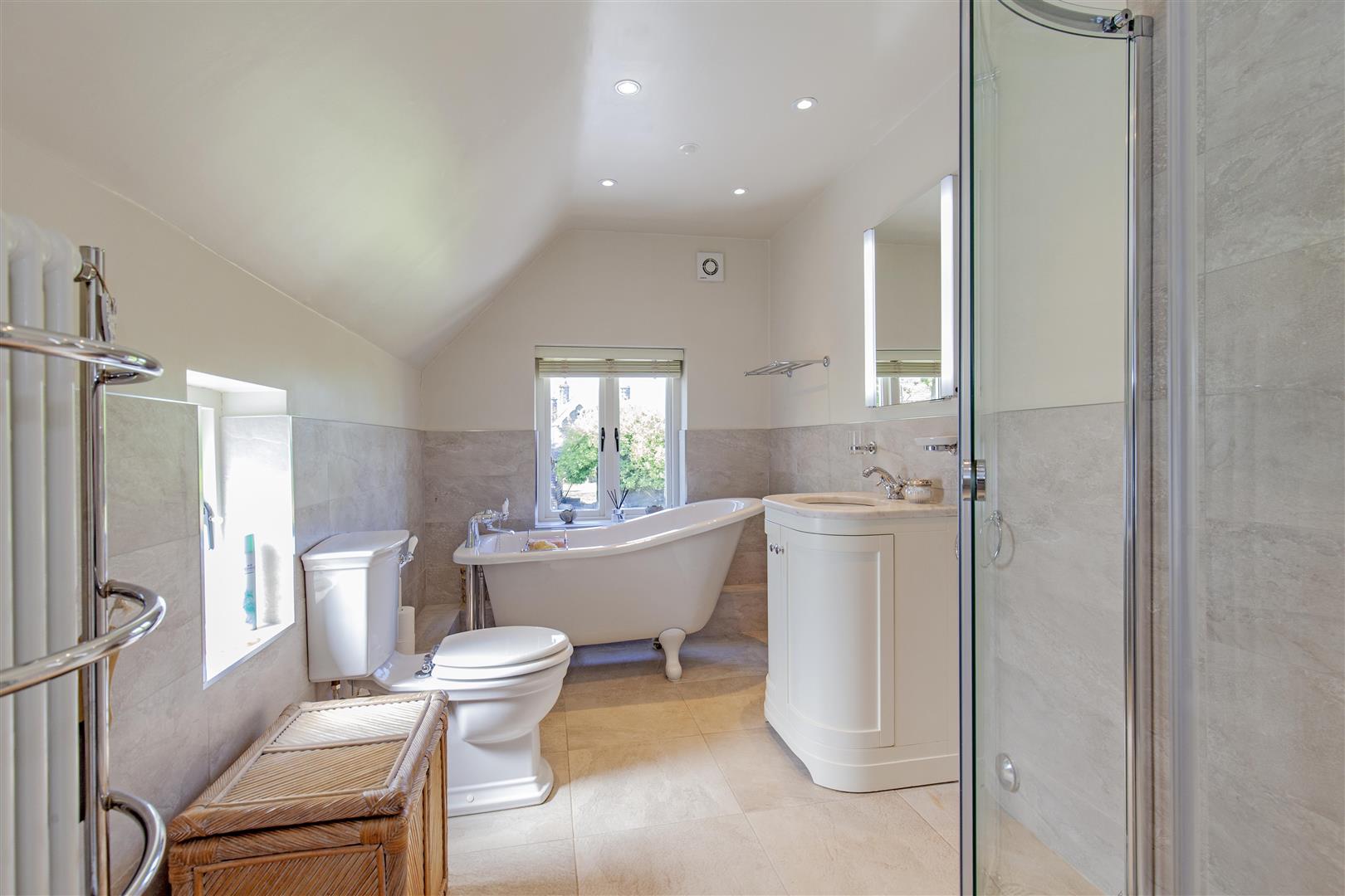Whetstone Cottage, Eaton Hill, Baslow, DE45 1SB
