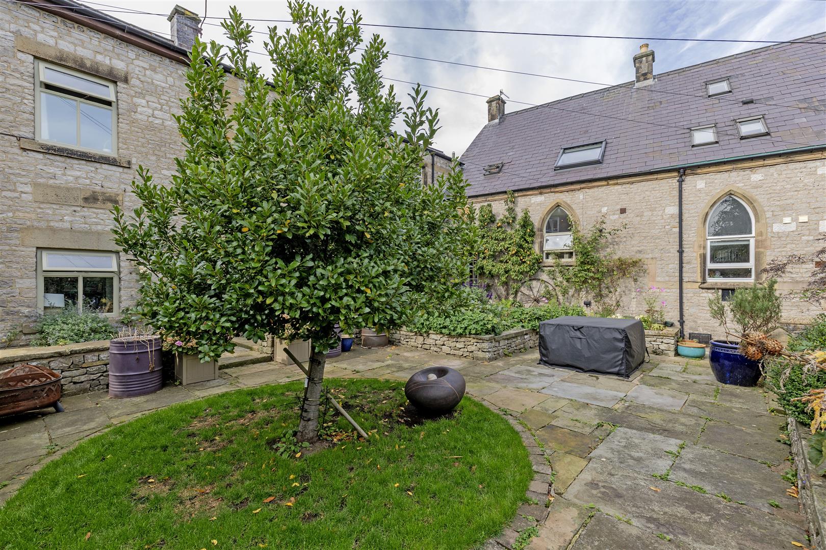 Chapel House, High Street, Tideswell, SK17 8LB