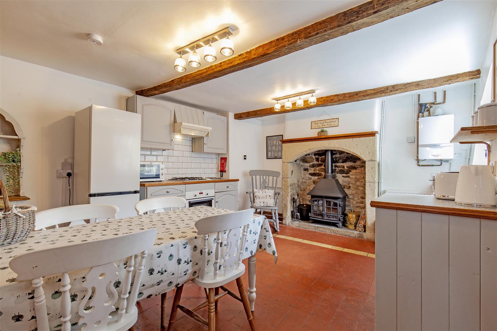 White Swan Cottage, 5 Church Street, Youlgrave, Bakewell, DE45 1WL