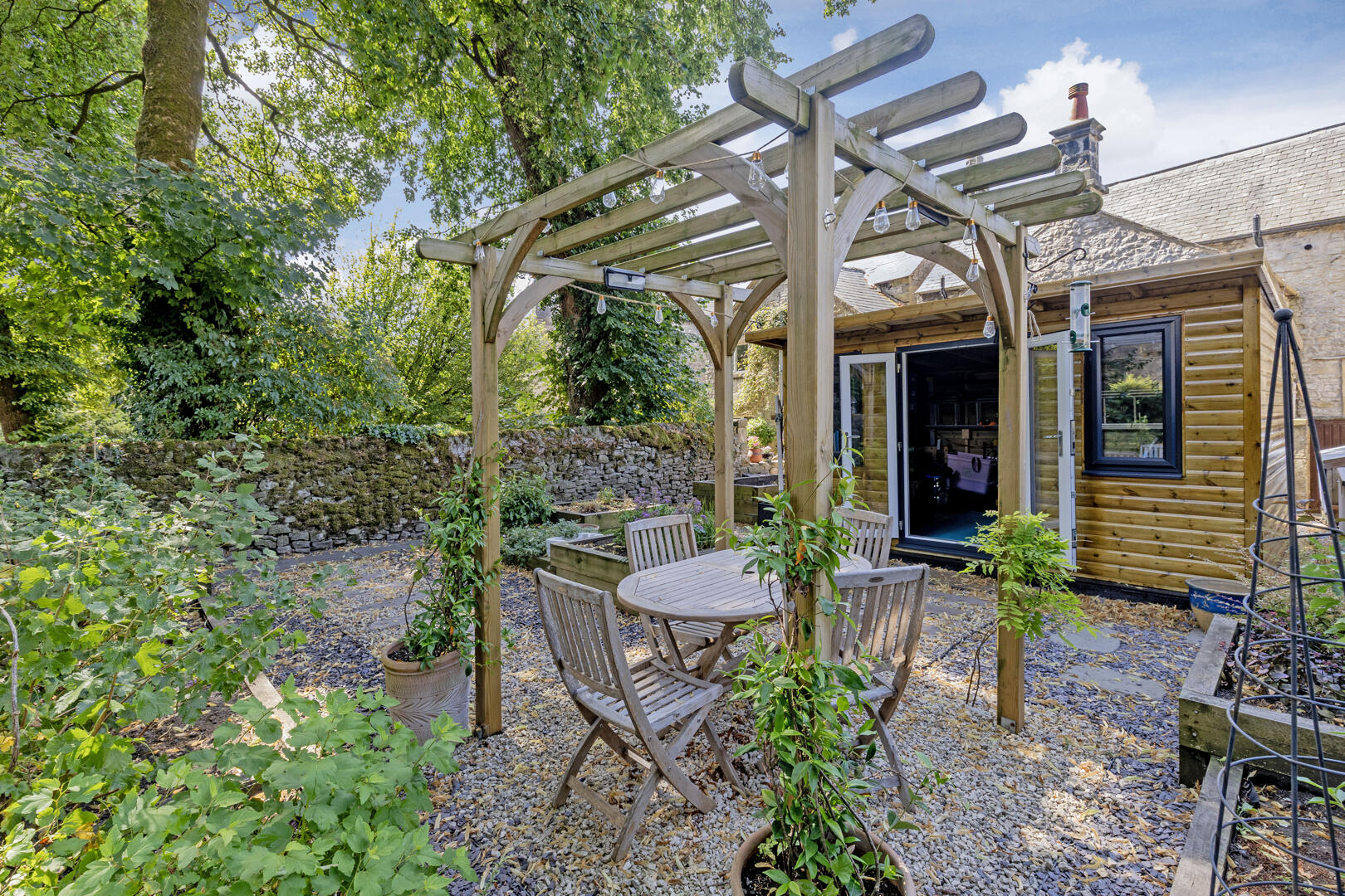 The Corner House, 1 Pursglove Road, Tideswell, SK17 8LG