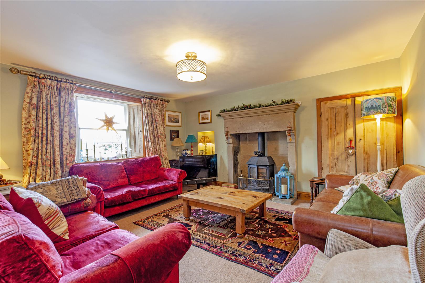Dakins House, Main Street, Taddington, SK17 9TU