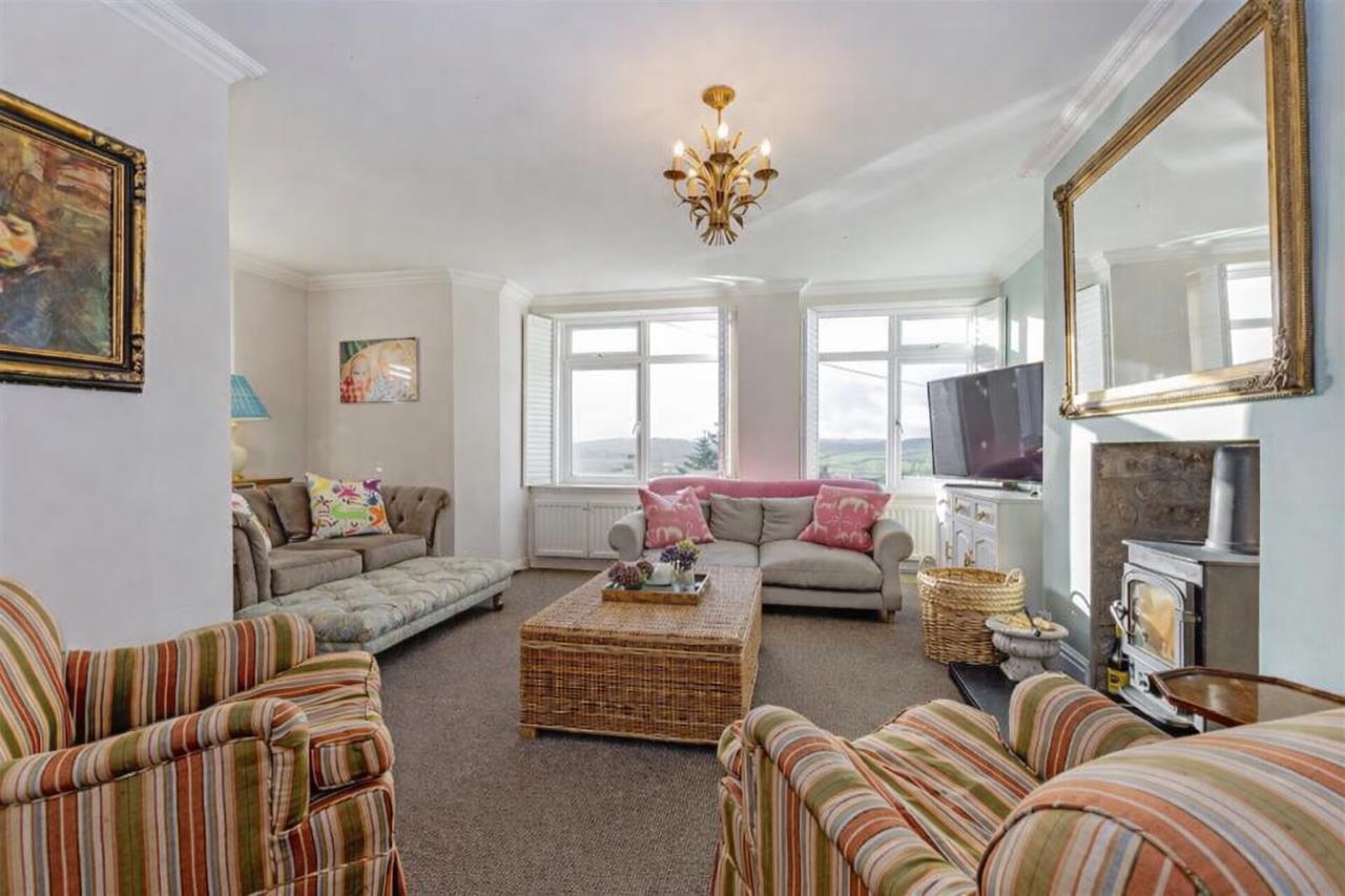 Yeld Mount, Bar Road, Baslow, Bakewell, DE45 1SF