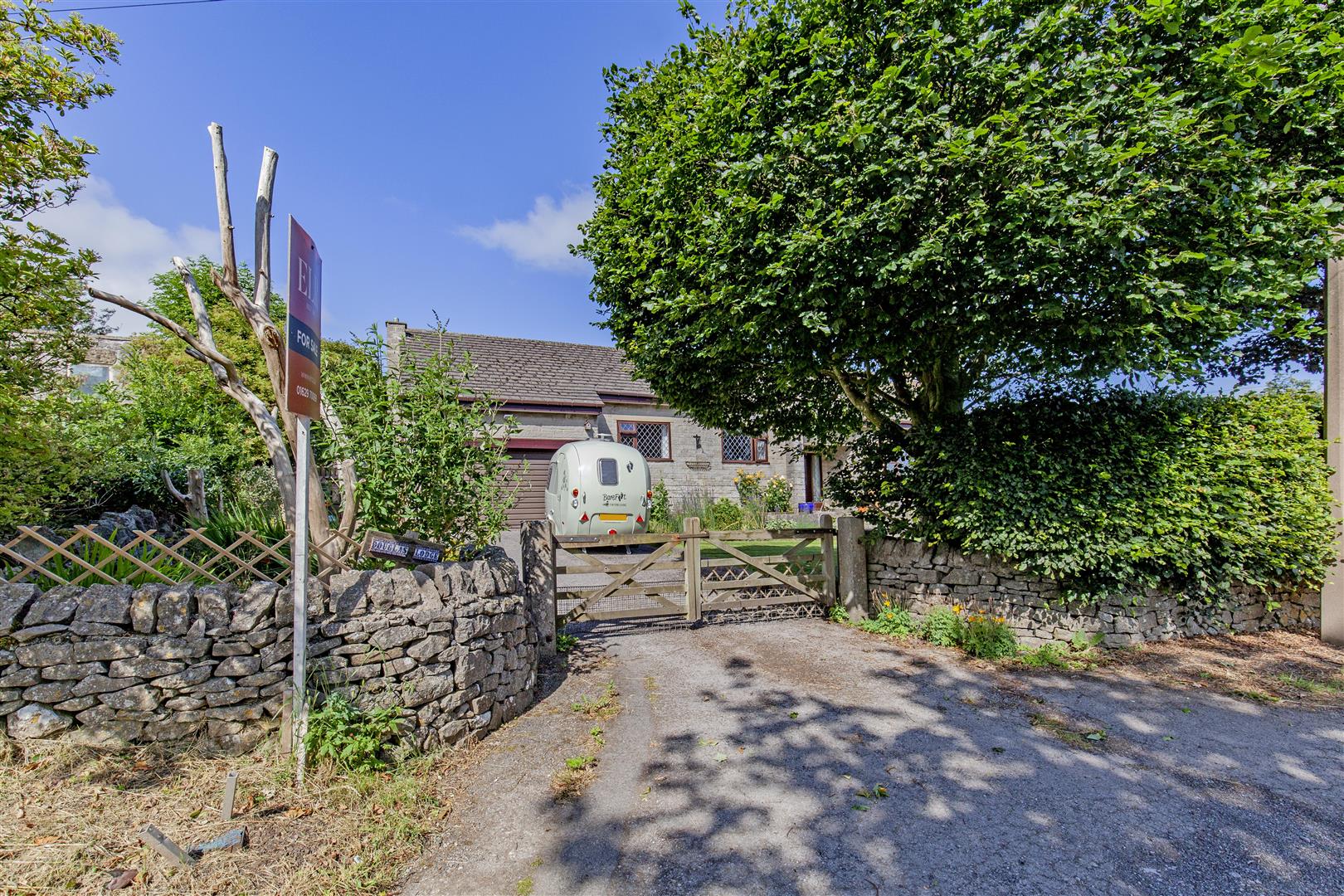 Douglas Lodge, Wardlow, Buxton, Derbyshire, SK17 8RP