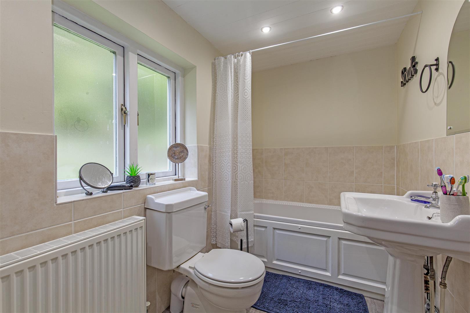 Greenlands, Ashford Road, Bakewell, DE45 1GL