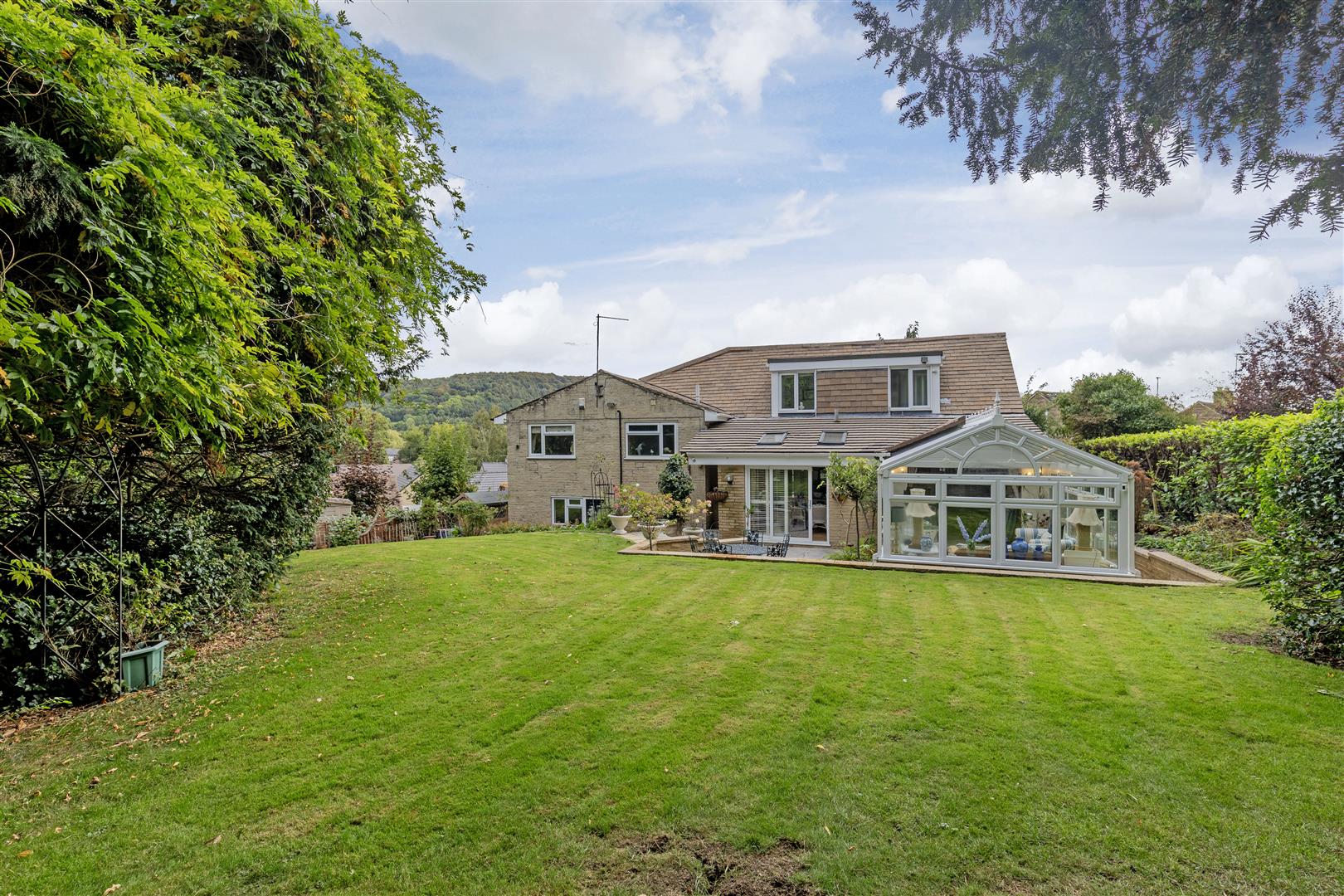 Willows, Wyedale View, Bakewell, DE45 1BB