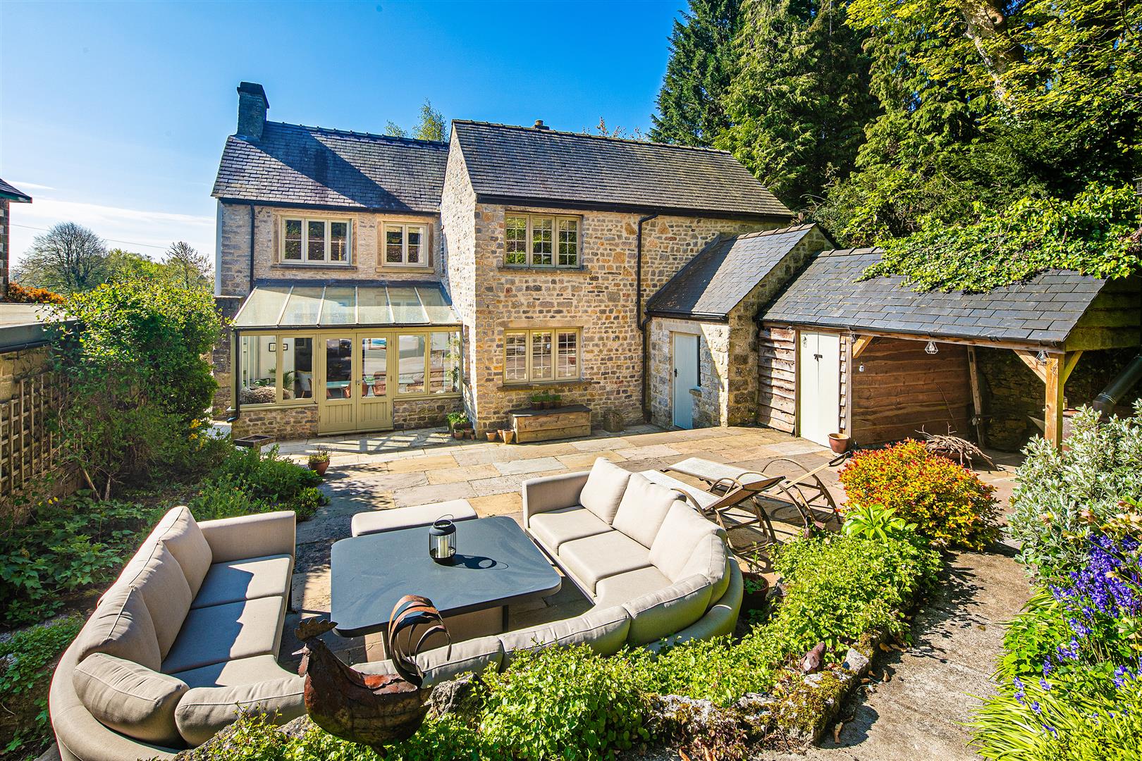 Cluden Bank, Main Street, Great Longstone, DE45 1TF