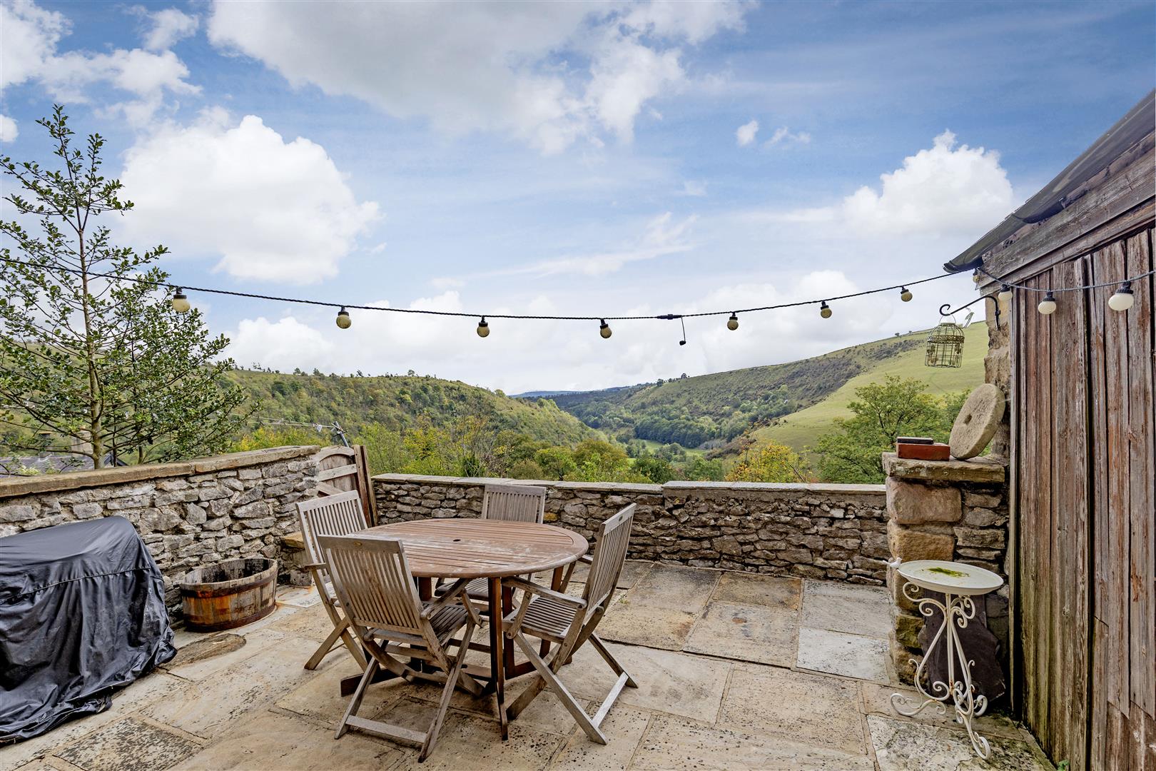 46, Middle Row, Cressbrook, Buxton, Derbyshire, SK17 8SX