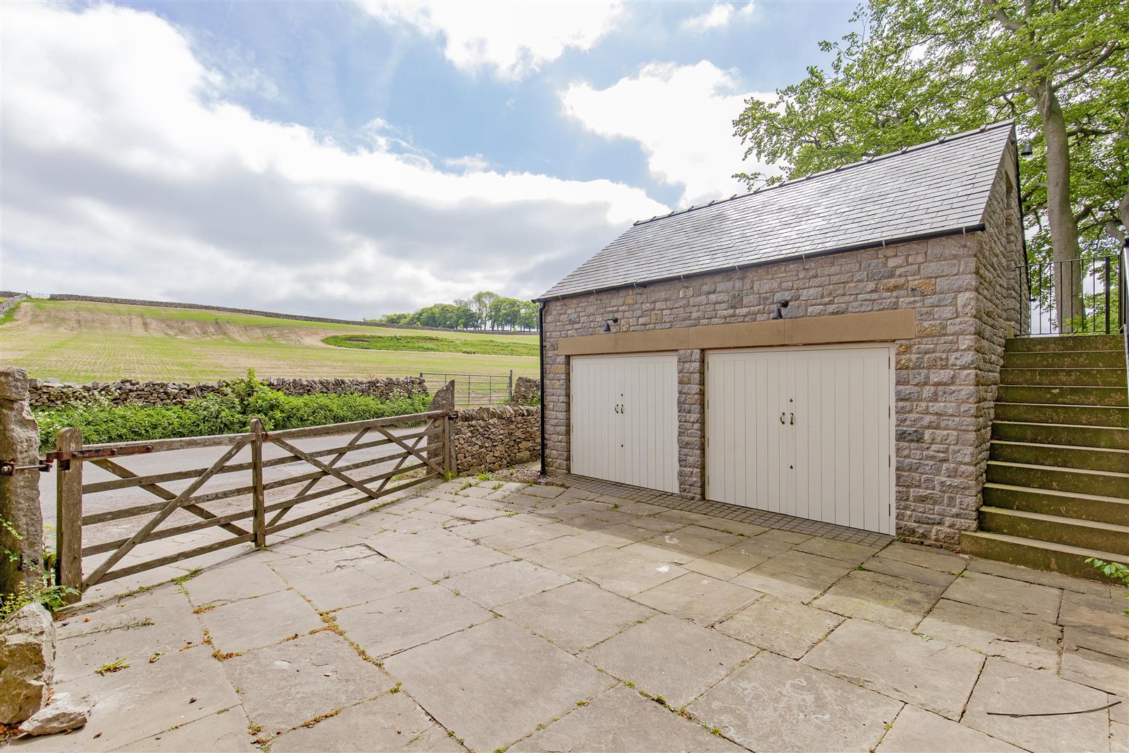 1, New Houses, Bottomhill Road, Cressbrook, SK17 8ST