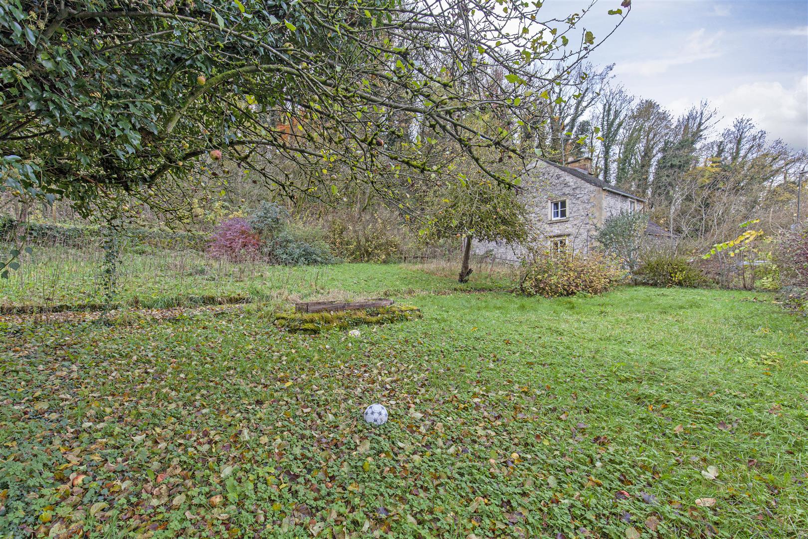 Greenlands, Ashford Road, Bakewell, DE45 1GL