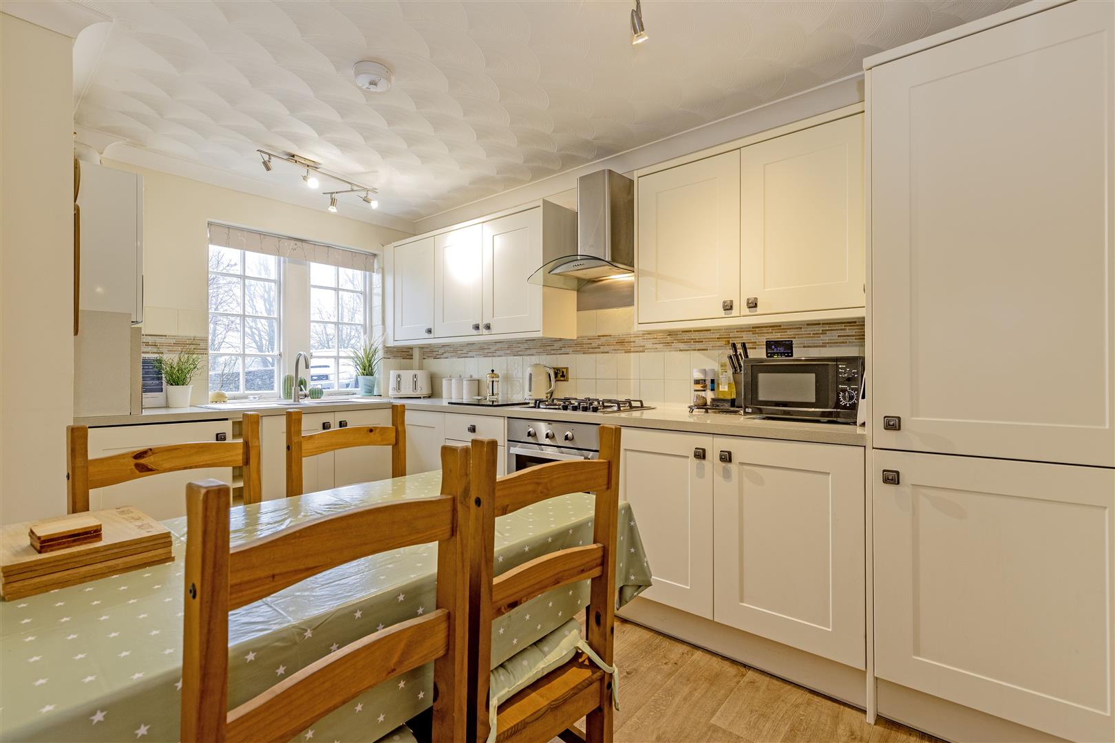 9, The Old School Close, Tideswell, SK17 8NG