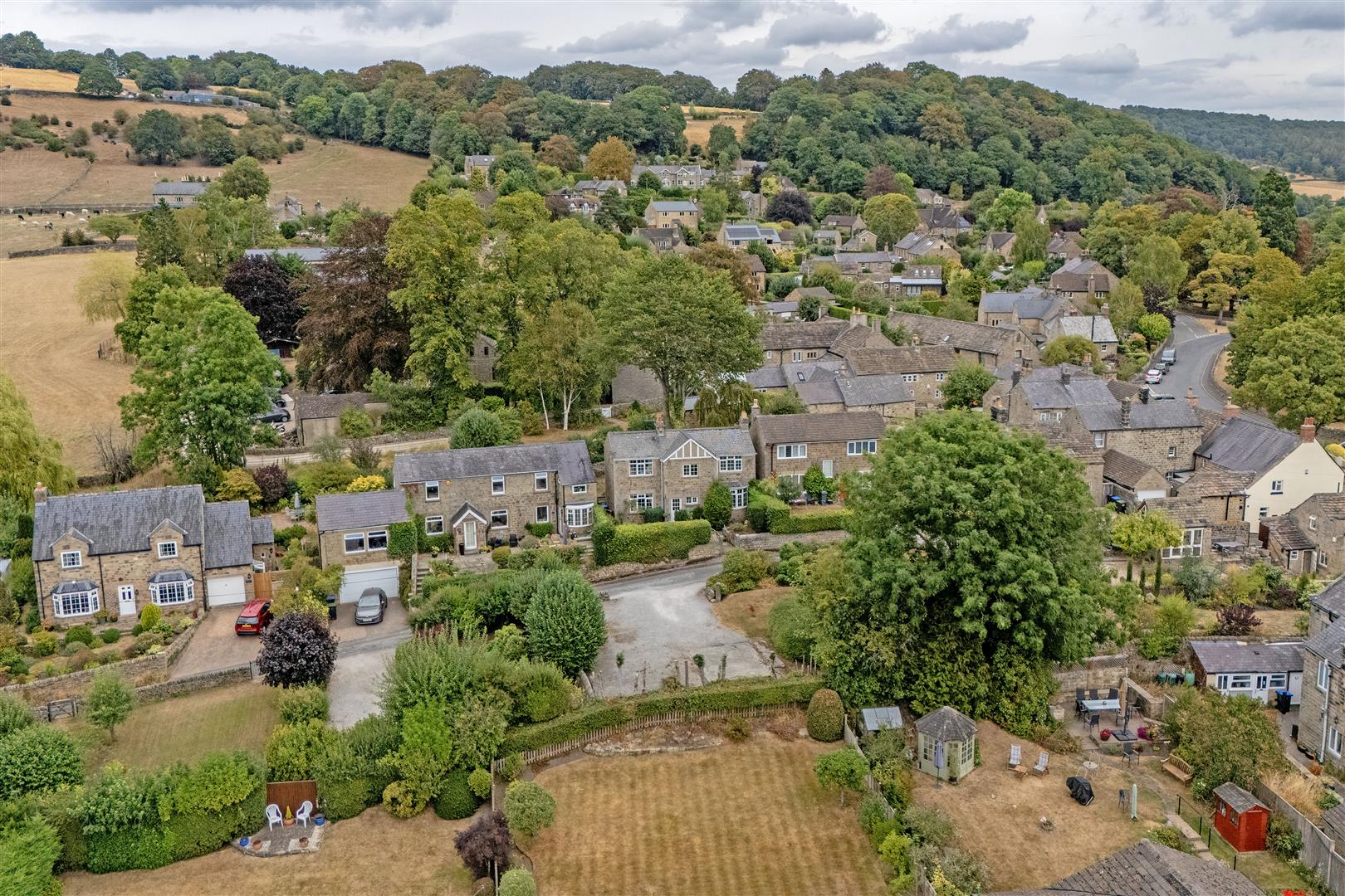 Roslyn Cottage, Over Lane, Baslow, DE45 1SA