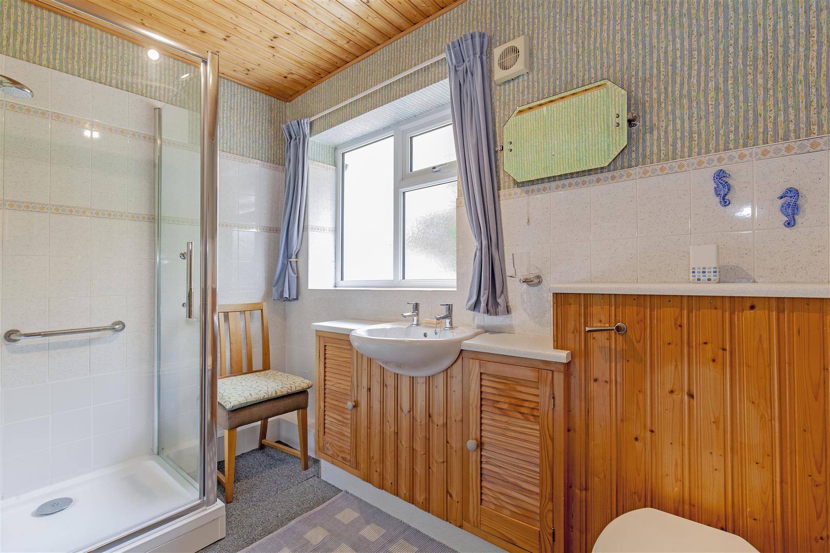 Silverhow, Burton Close Drive, Bakewell, DE45 1BG