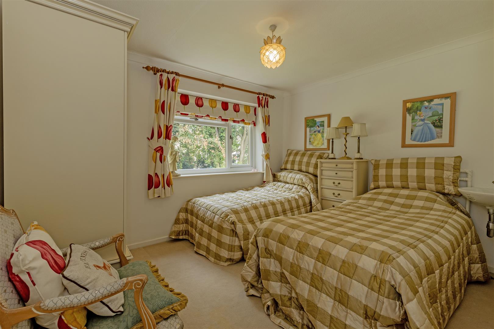 Willows, Wyedale View, Bakewell, DE45 1BB