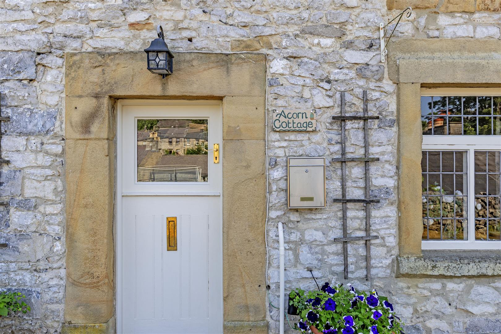 Acorn Cottage, 2 Wheston Bank, Tideswell, SK17 8LJ