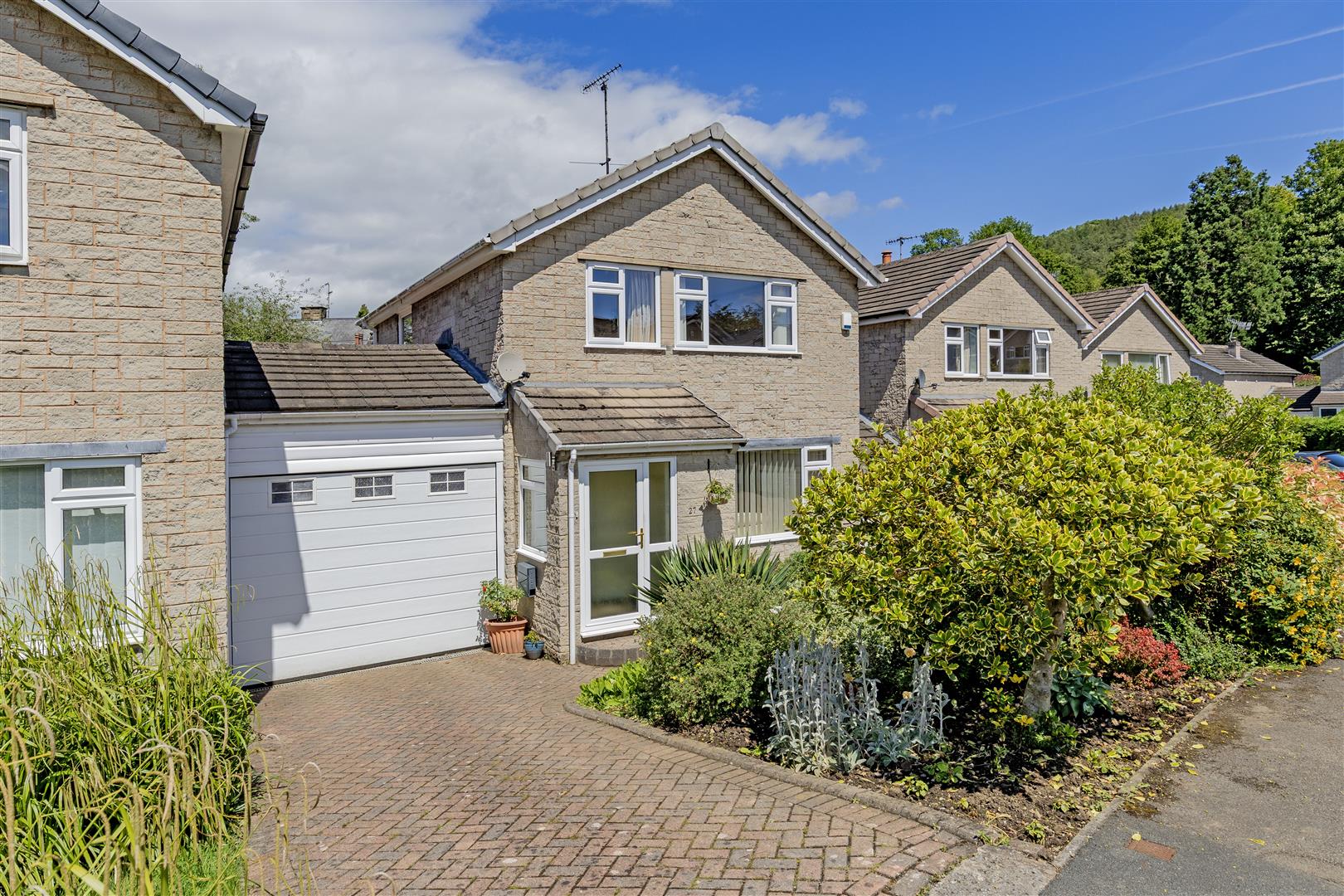 27, Castle Mount Crescent, Bakewell, DE45 1AT