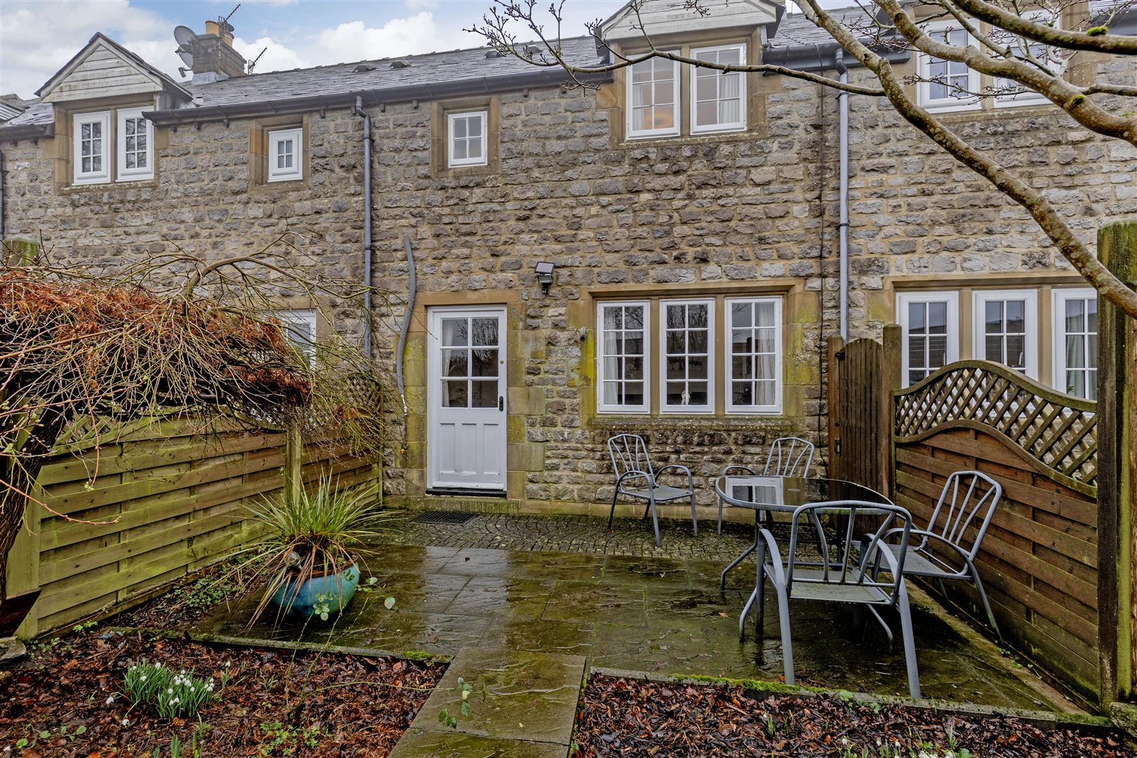 9, The Old School Close, Tideswell, SK17 8NG