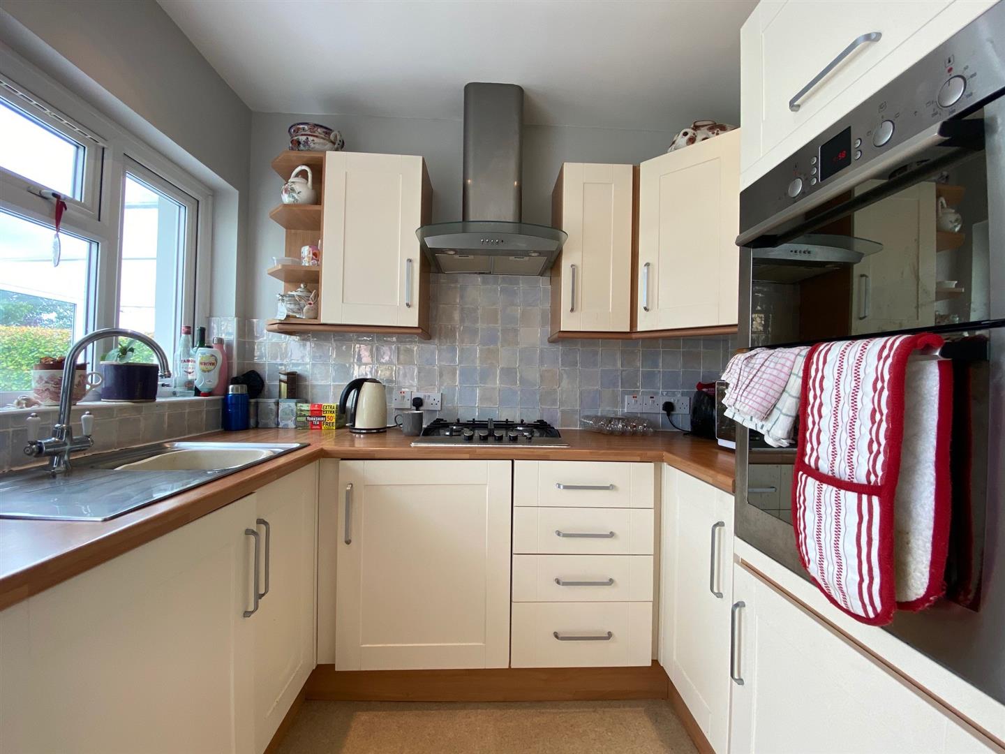 Peaklands, Grisedale Road West, Great Longstone, Bakewell, DE45 1TU