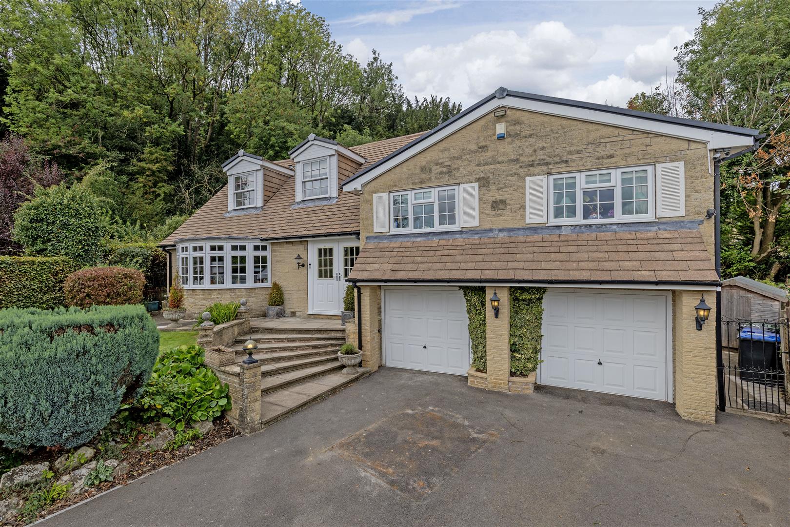 Willows, Wyedale View, Bakewell, DE45 1BB
