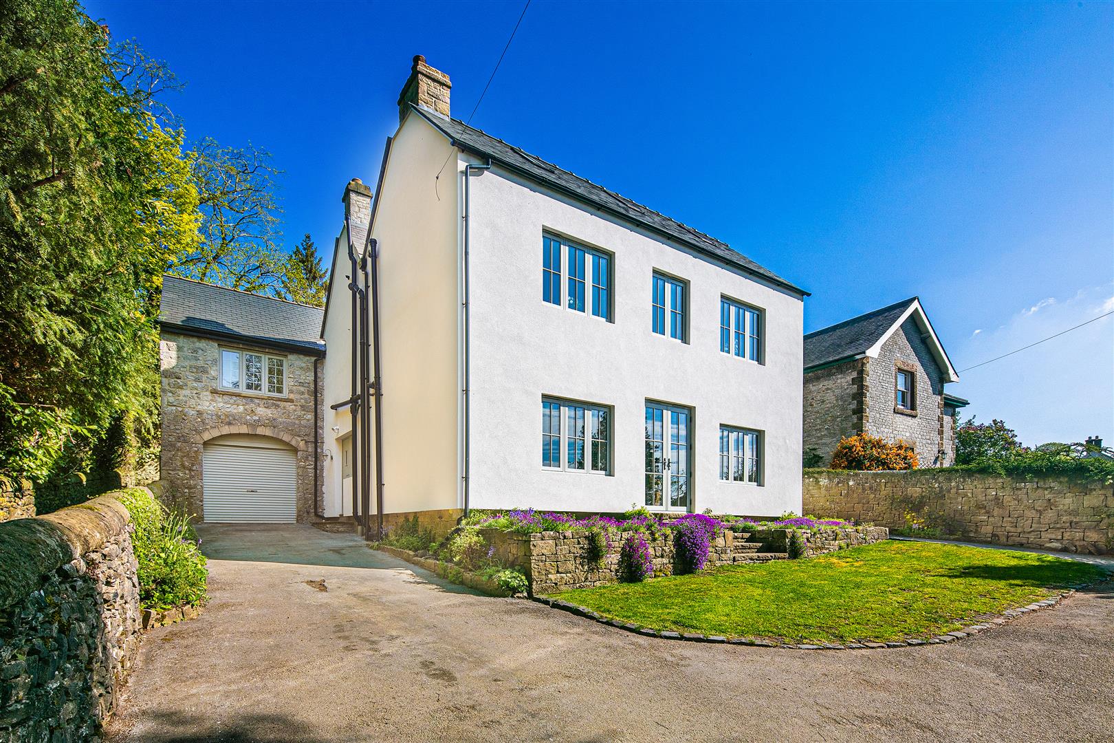 Cluden Bank, Main Street, Great Longstone, DE45 1TF