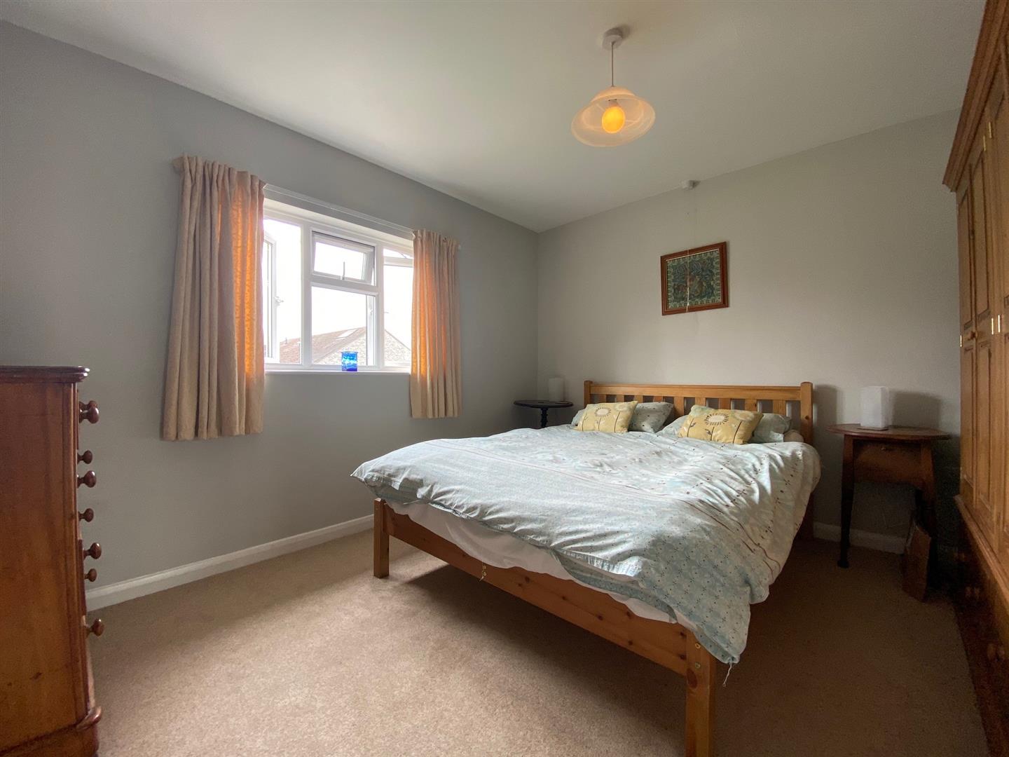 Peaklands, Grisedale Road West, Great Longstone, Bakewell, DE45 1TU