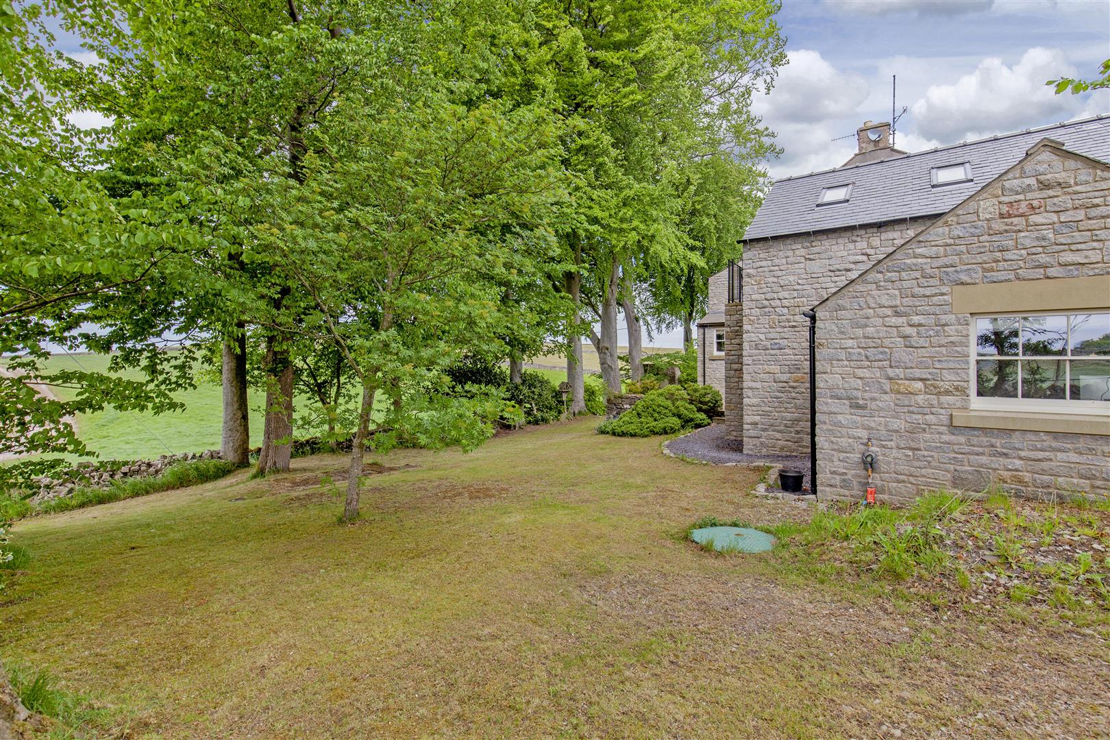 1, New Houses, Bottomhill Road, Cressbrook, SK17 8ST